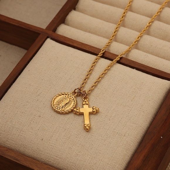 Other - Inner Harmoni 18K Gold Plated Elegant Gold Children’s Pendant Necklace